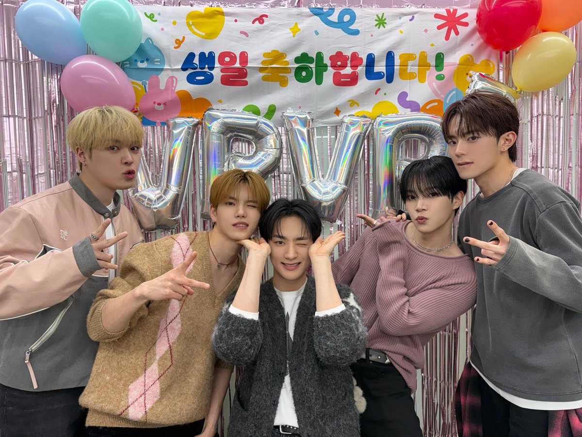 Behind-the-scenes cut of VERIVERY