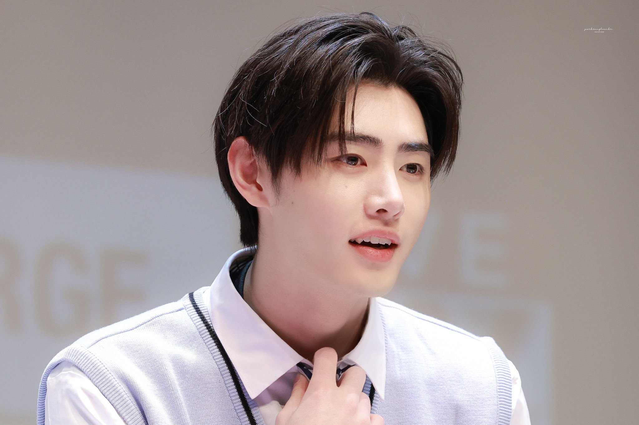 Foto aktivitas terbaru Sunghoon (ENHYPEN)