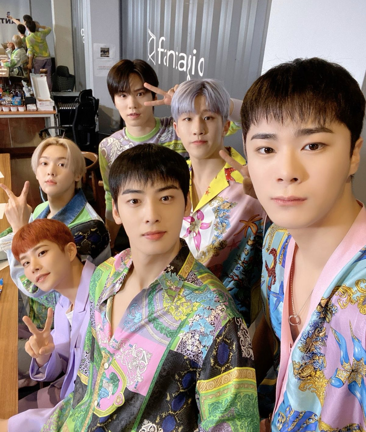 아스트로 최근 활동샷