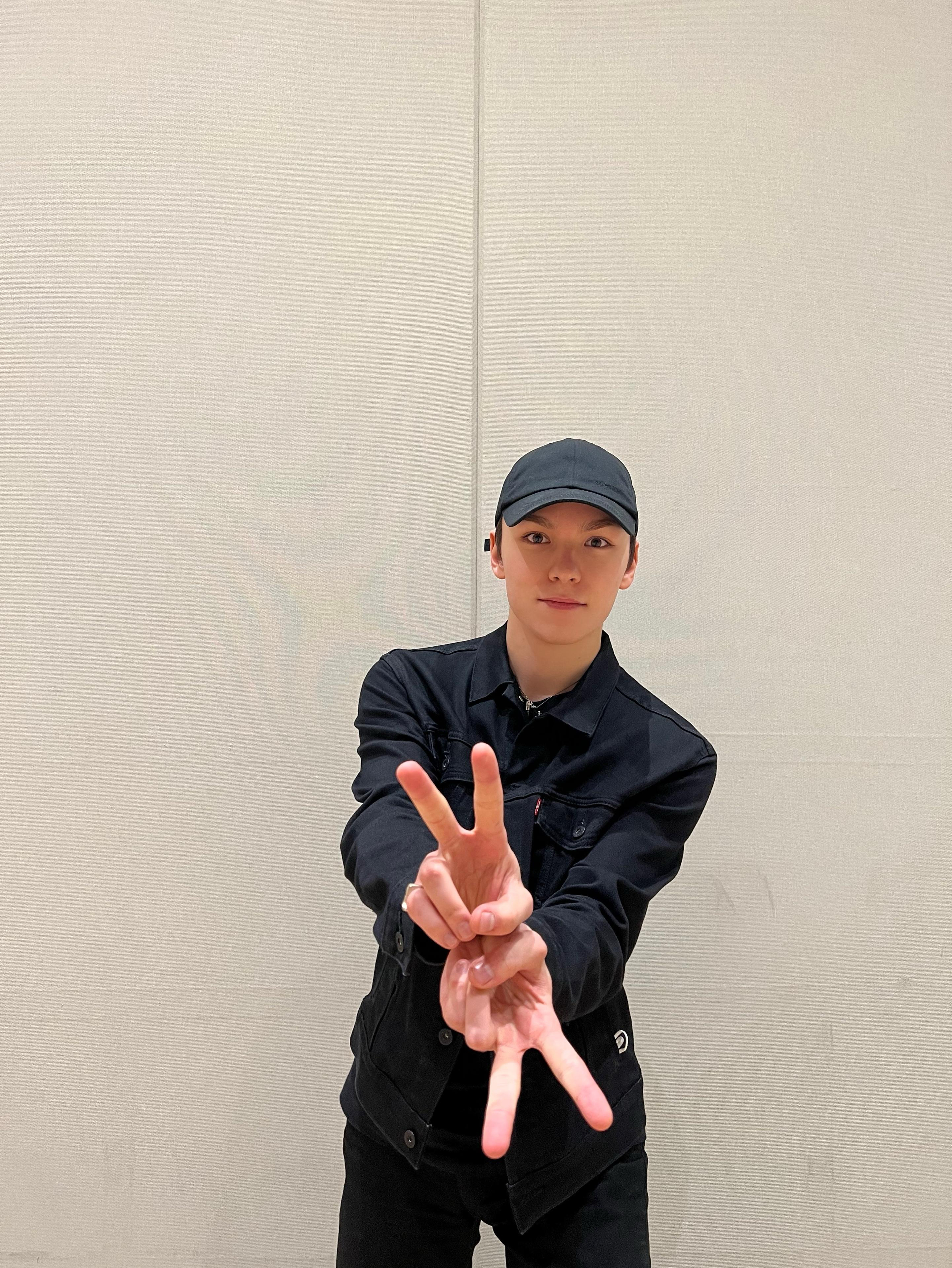 A moment captured by Vernon (SEVENTEEN)'s fan