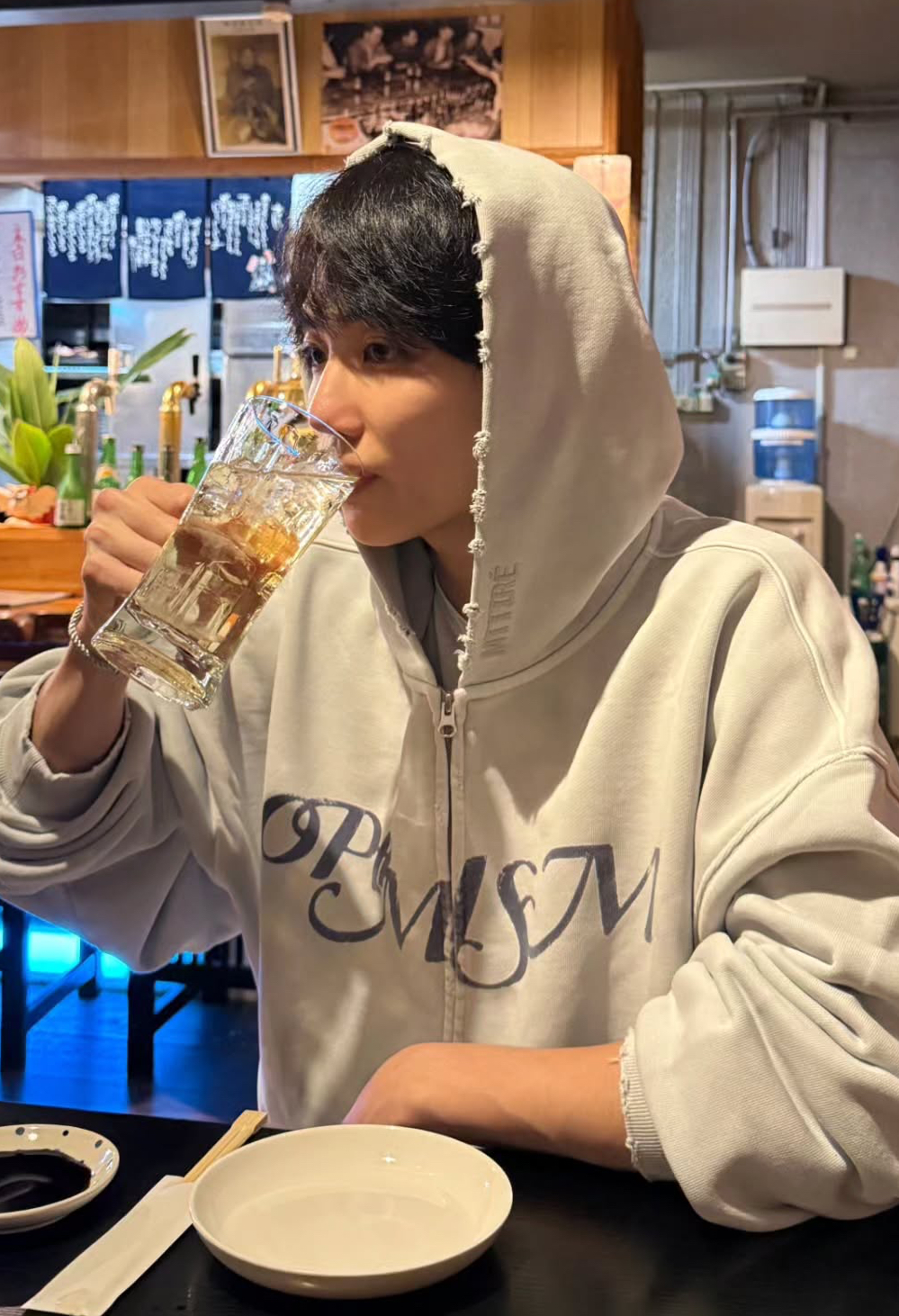 A moment captured by Jeonghan (SEVENTEEN)'s fan