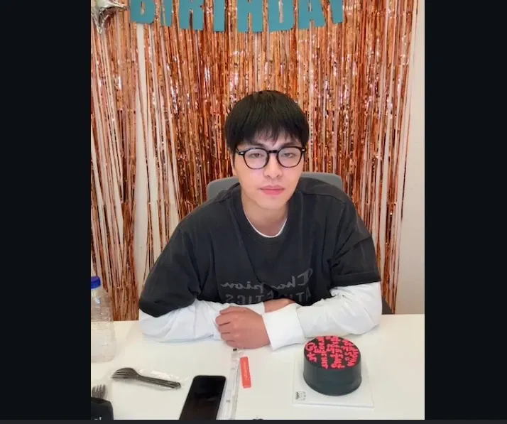 Latest photo of JU-NE (iKON)