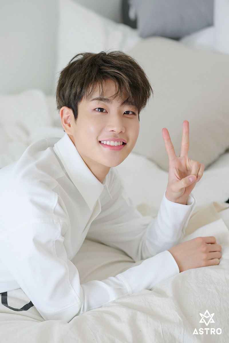 Latest photo of MJ (ASTRO)