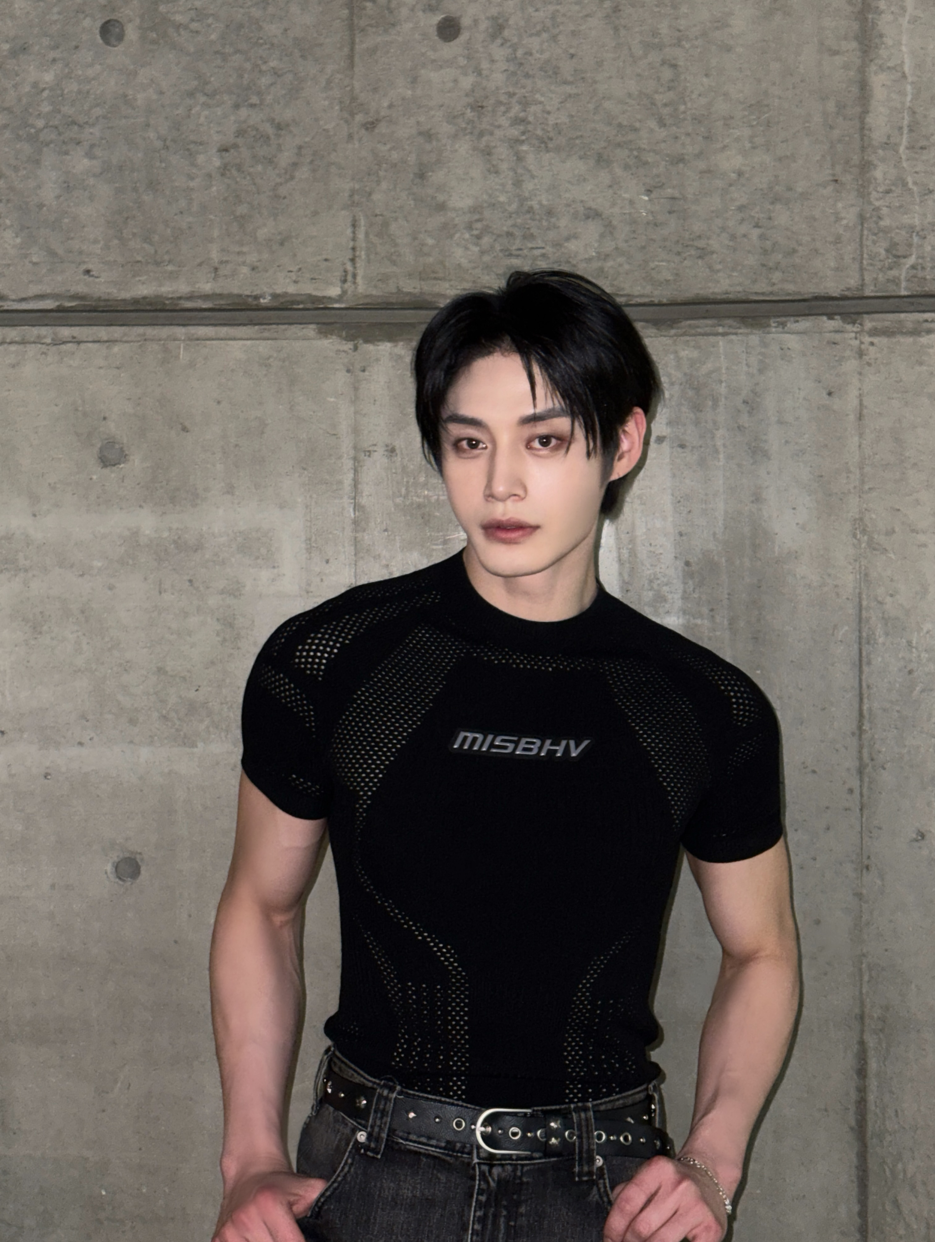 Behind-the-scenes cut of Kim Jiwoong (ZEROBASEONE)