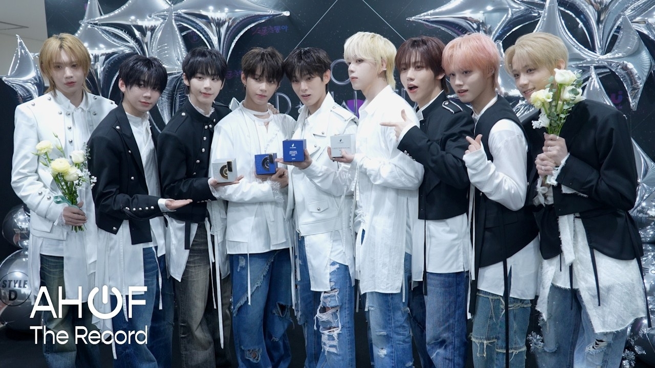 A moment captured by Steven (AHOF)'s fan