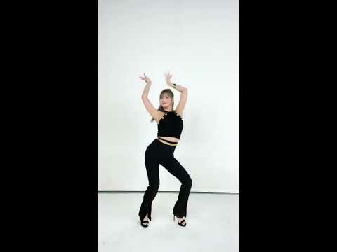 모모 (TWICE)의 비하인드 컷