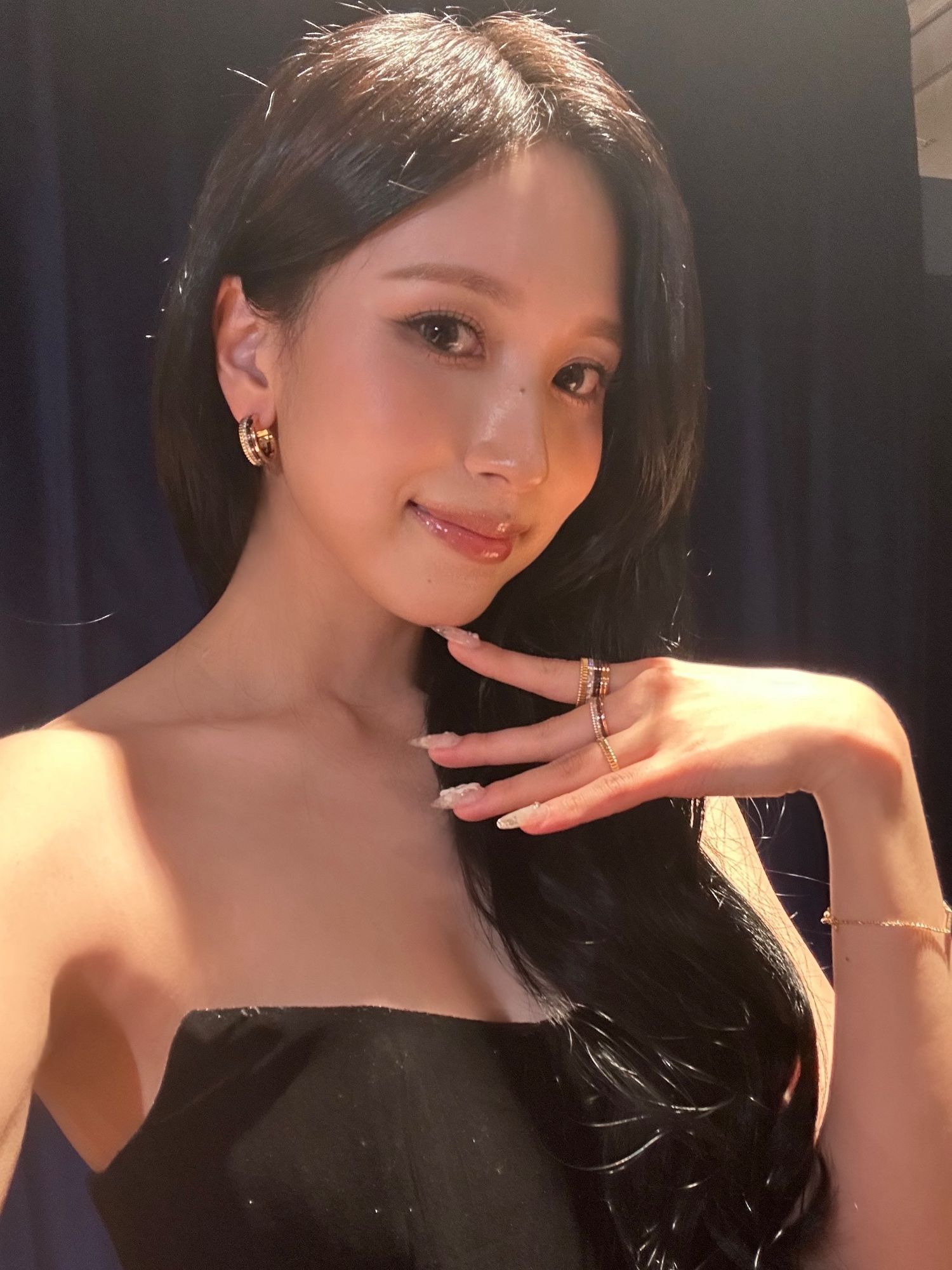 Foto aktivitas terbaru Mina (TWICE)