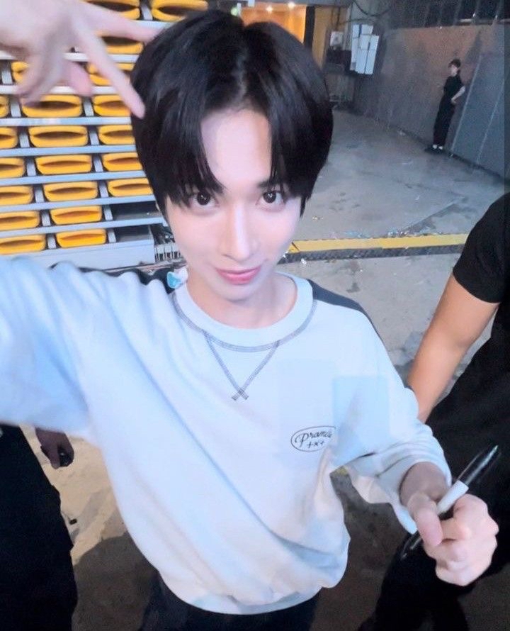 A moment captured by Taehyun (TOMORROW X TOGETHER)'s fan