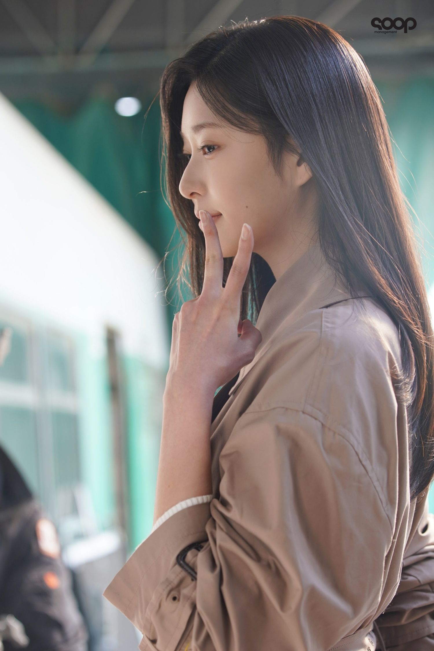 Behind-the-scenes cut of Kim Minju