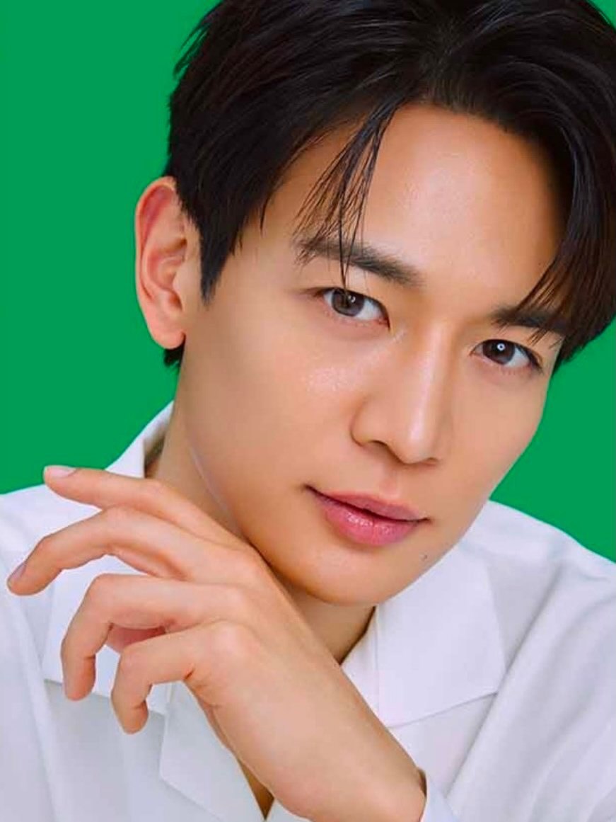 Latest photo of Minho (SHINee)