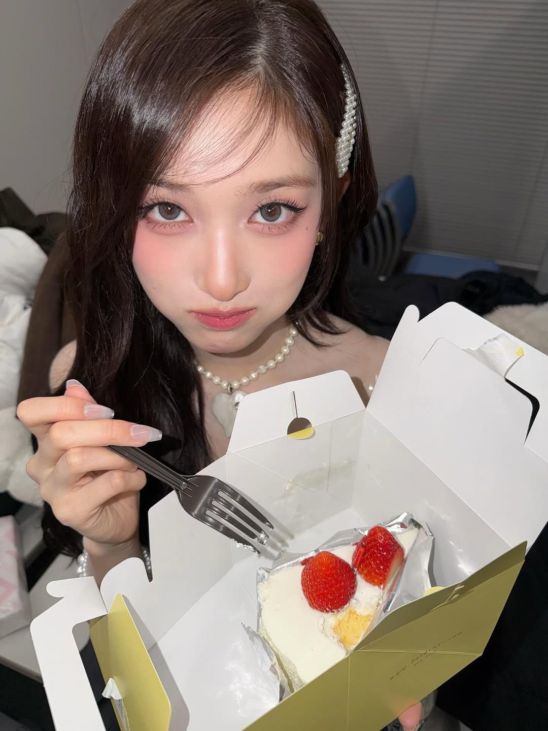 Recent activity shot of Leeseo (IVE)