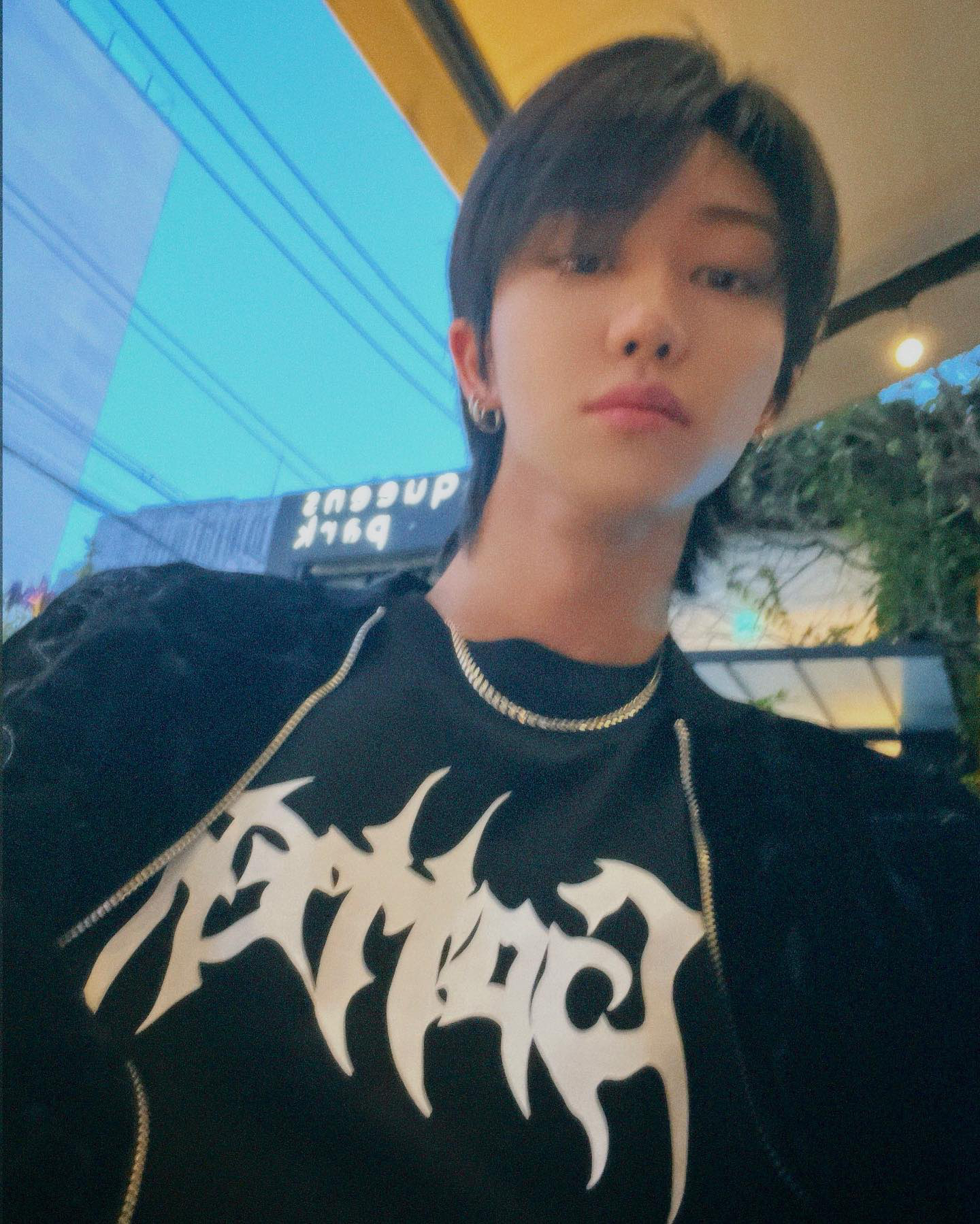 Behind-the-scenes cut of The 8 (SEVENTEEN)