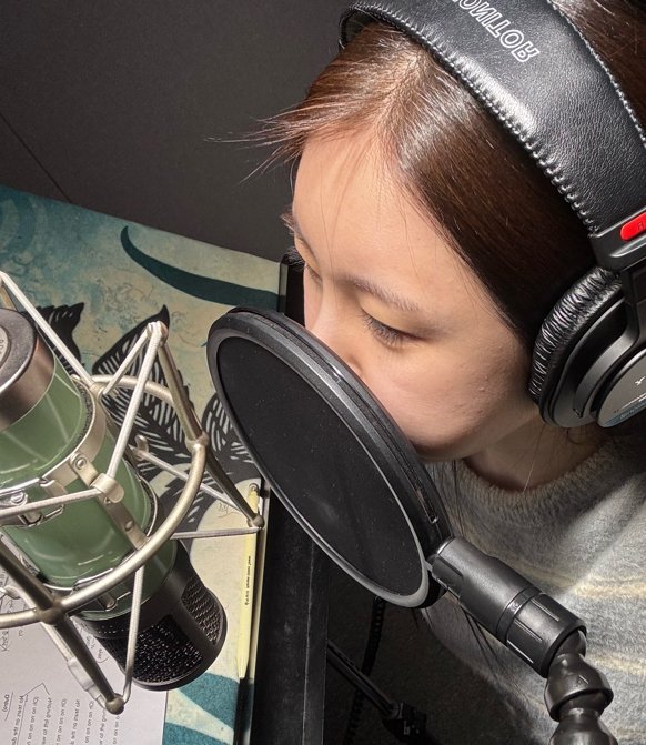 Behind-the-scenes cut of Lee Chaeyeon