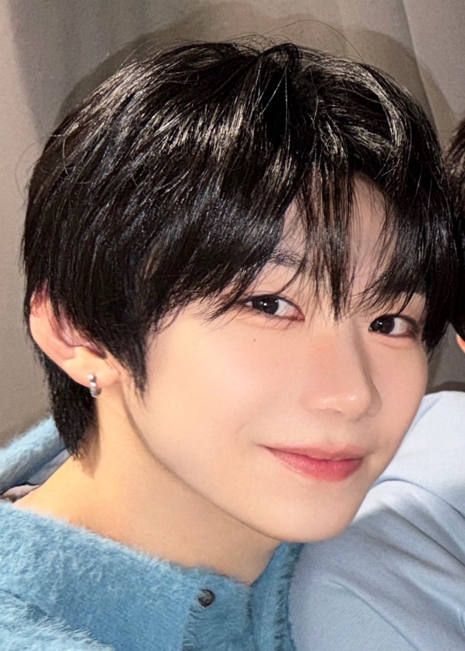 A moment captured by Park Han (AHOF)'s fan