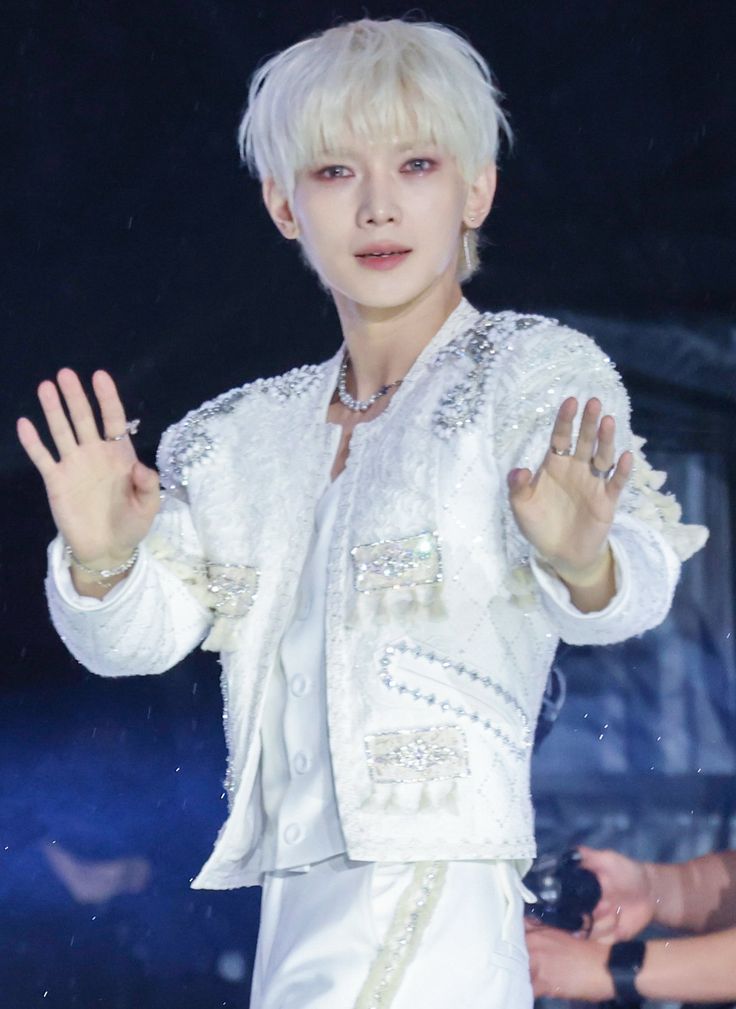 에이티즈의 비하인드 컷