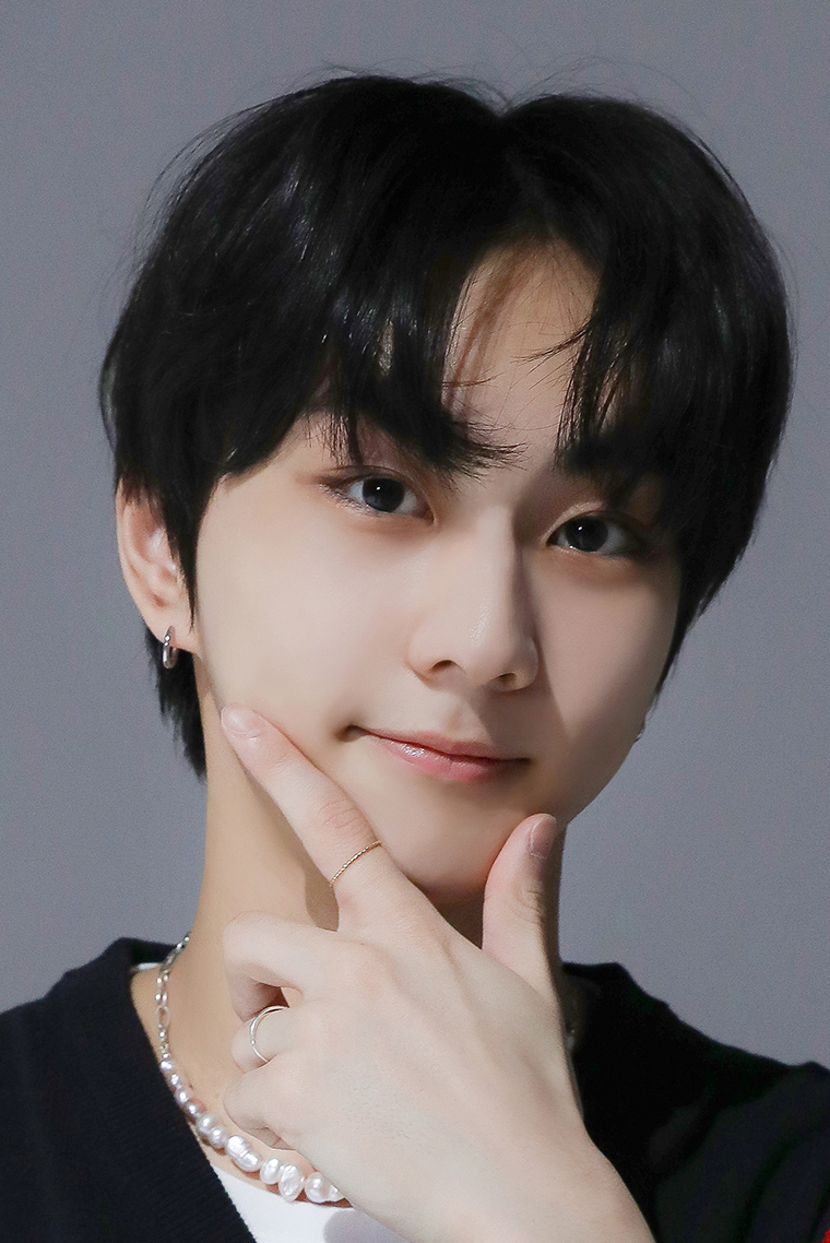 Latest photo of Jungwon (ENHYPEN)