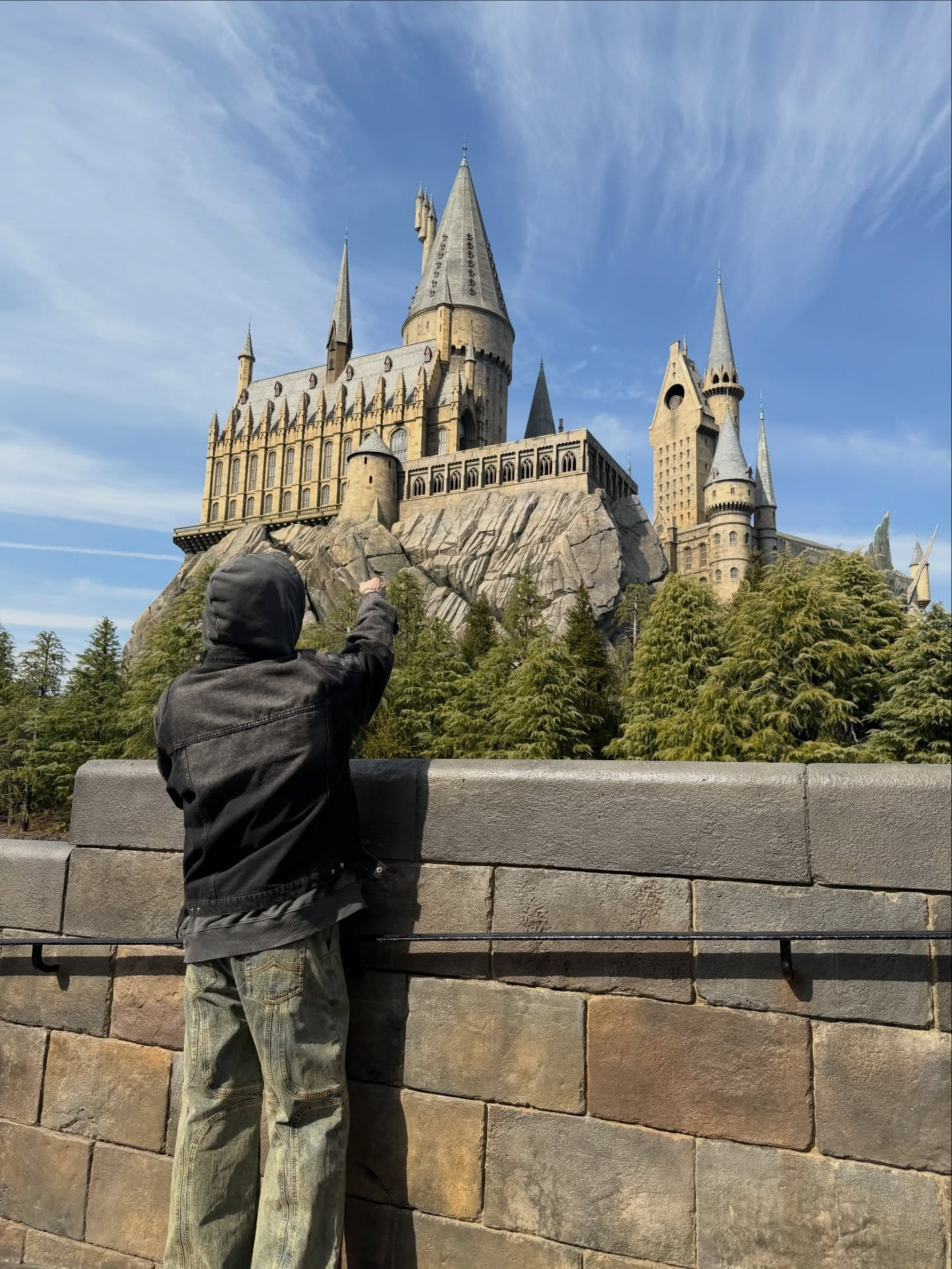 Behind-the-scenes cut of Huiwon (n.SSign)