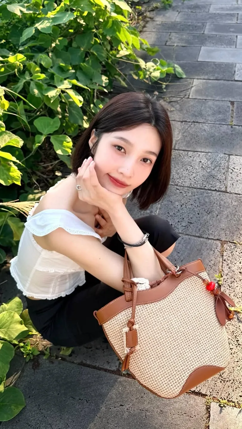 A moment captured by Joy (Red Velvet)'s fan