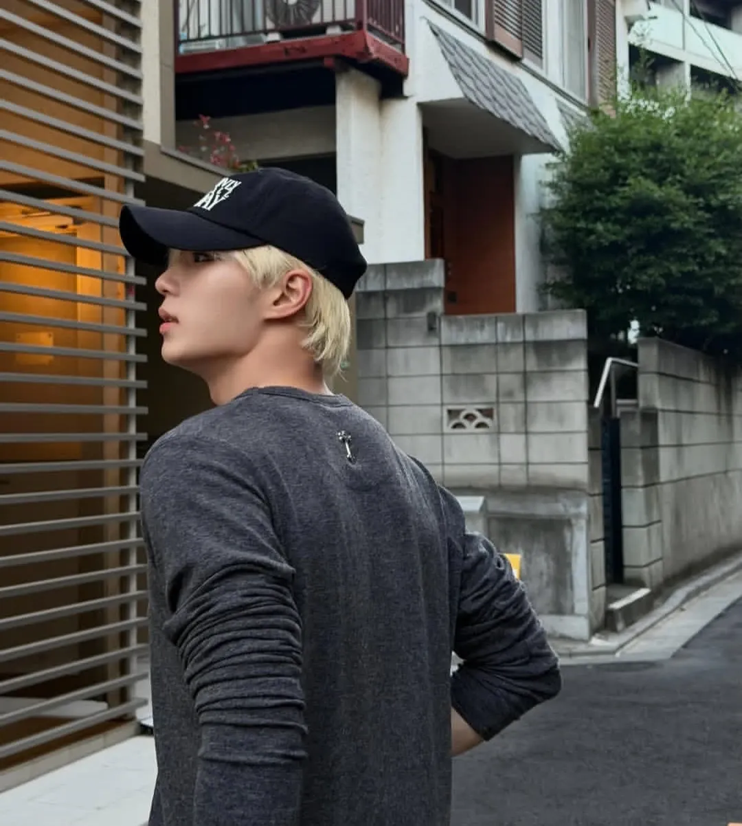 Behind-the-scenes cut of Kim Junseo (ALPHA DRIVE ONE)