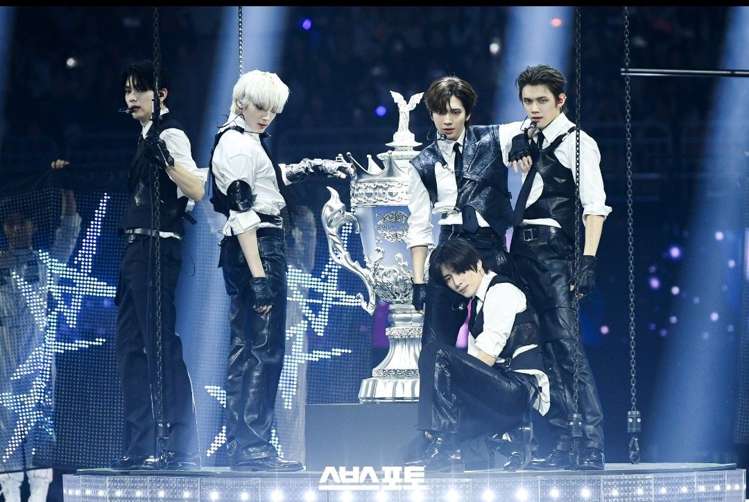 투모로우바이투게더의 비하인드 컷