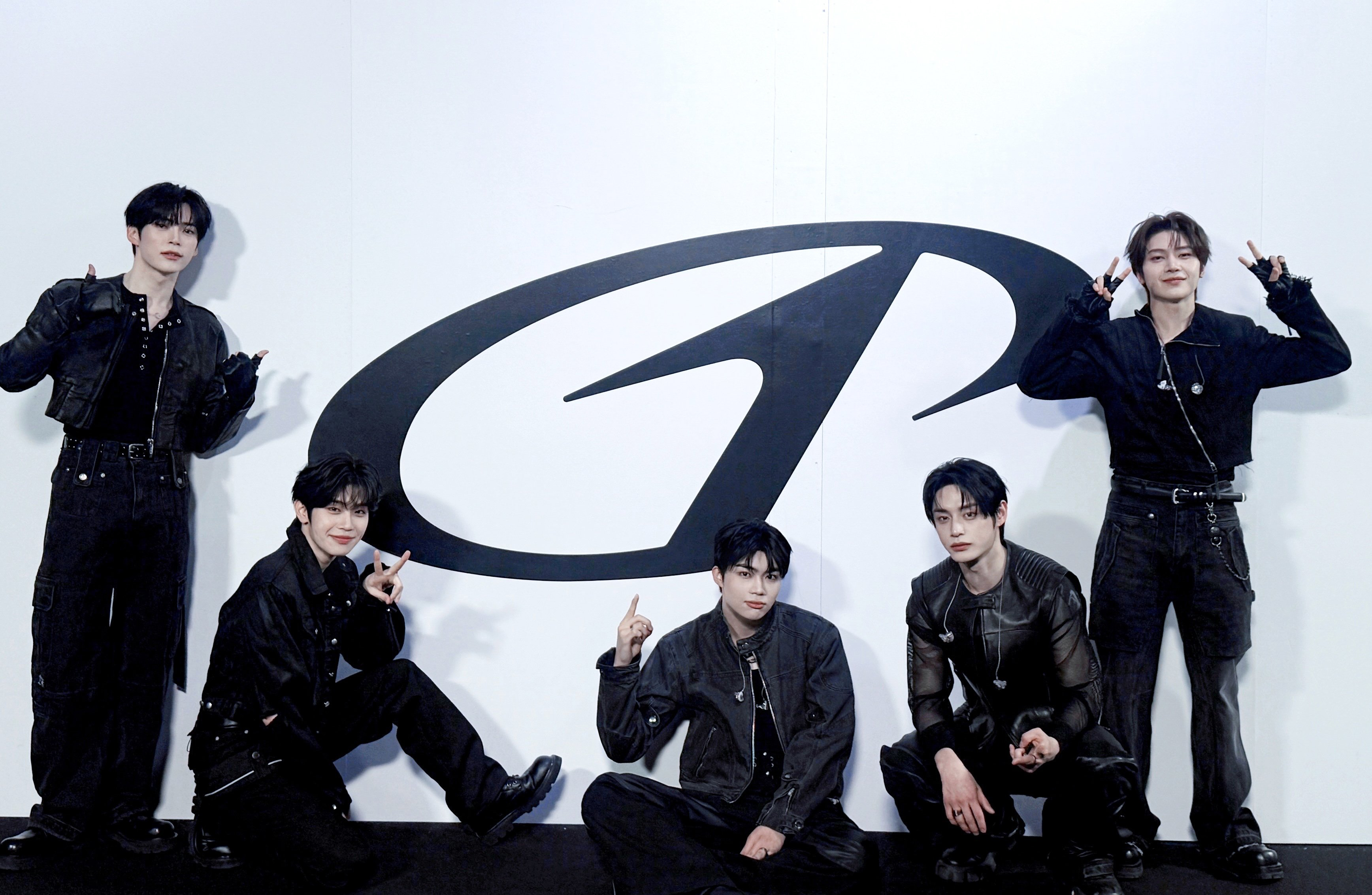 ZEROBASEONE的最新活动照片