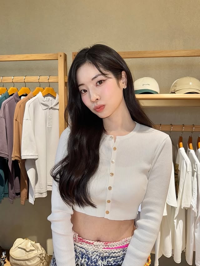 Foto aktivitas terbaru Dahyun (TWICE)