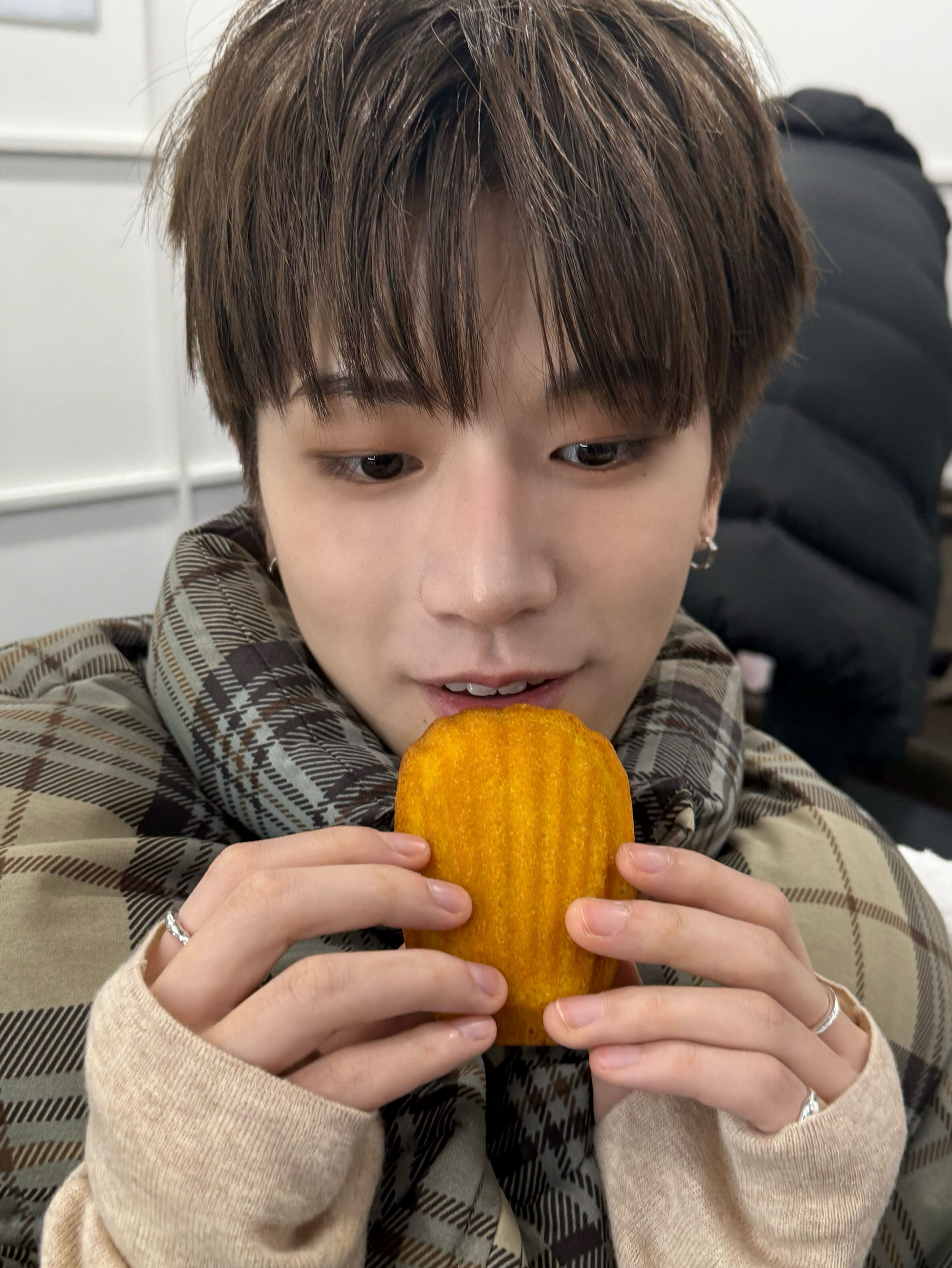 A moment captured by Riwoo (BOYNEXTDOOR)'s fan