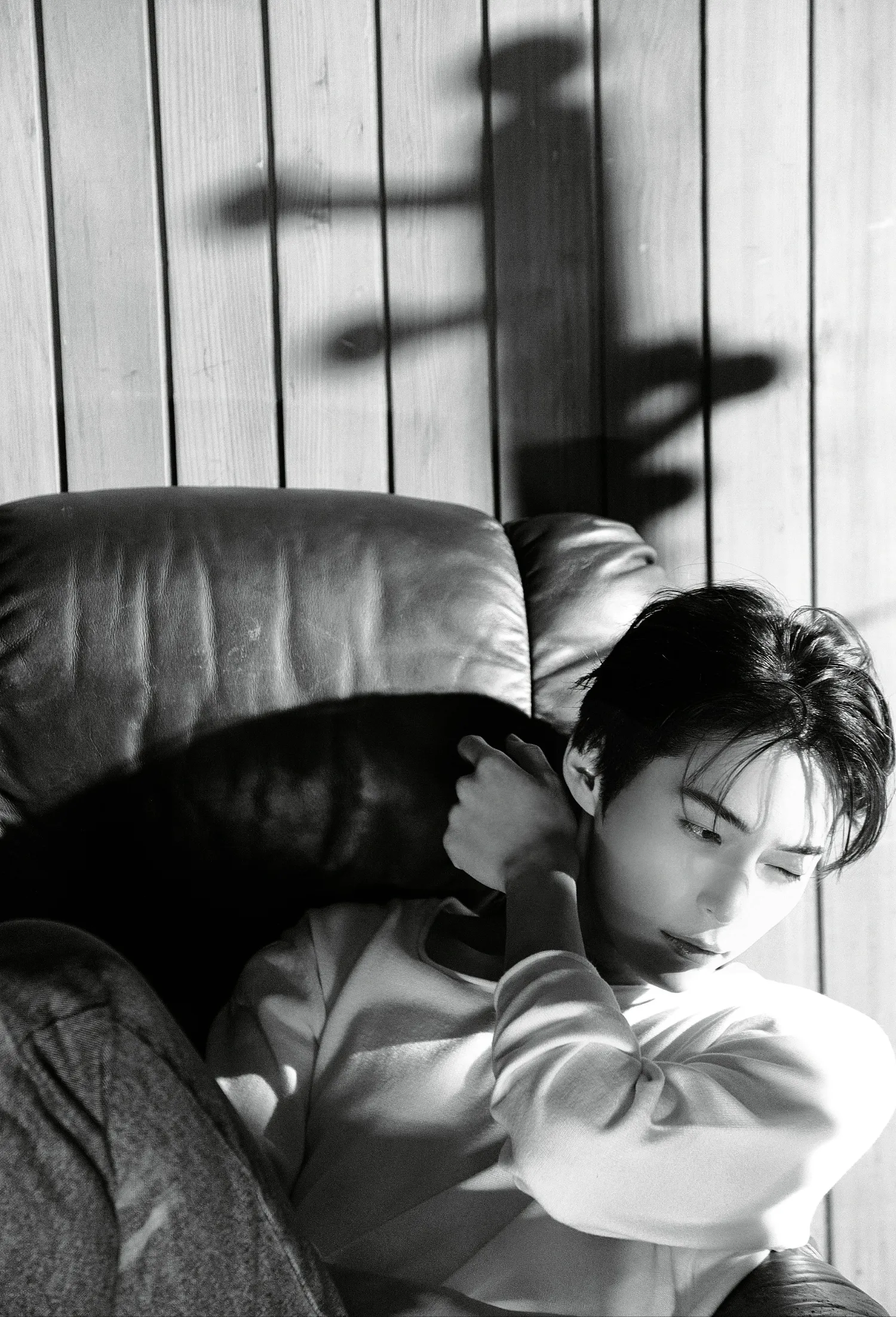 Behind-the-scenes cut of Sung Hanbin (ZEROBASEONE)