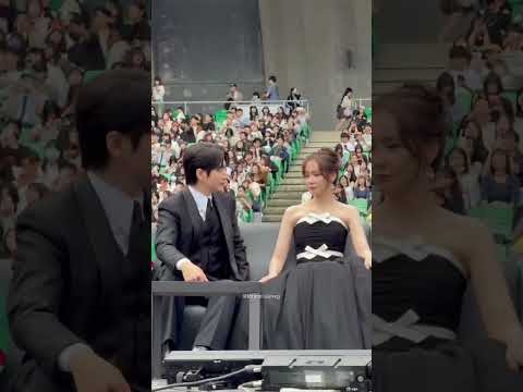 Momen yang diabadikan oleh penggemar Yoona (Girls' Generation)