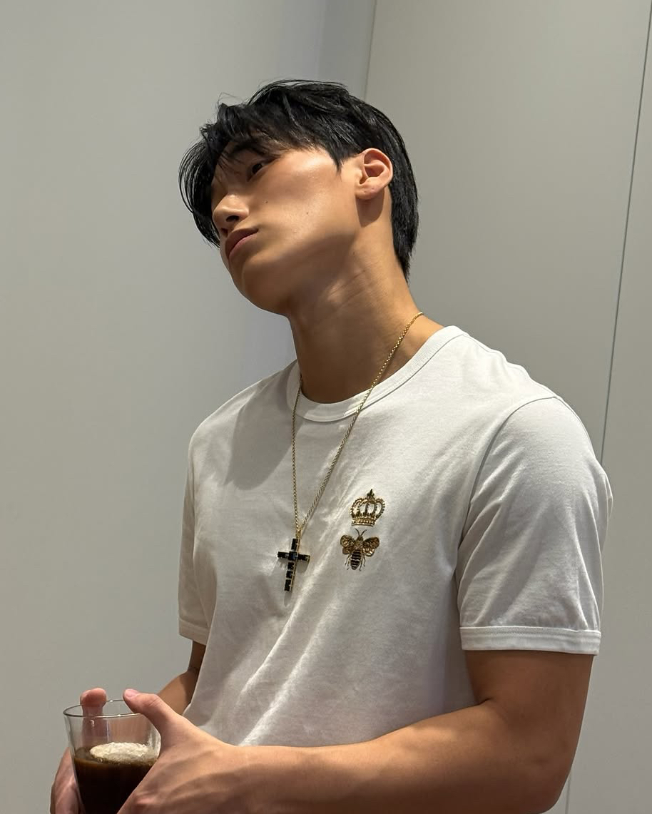산 (에이티즈)의 비하인드 컷