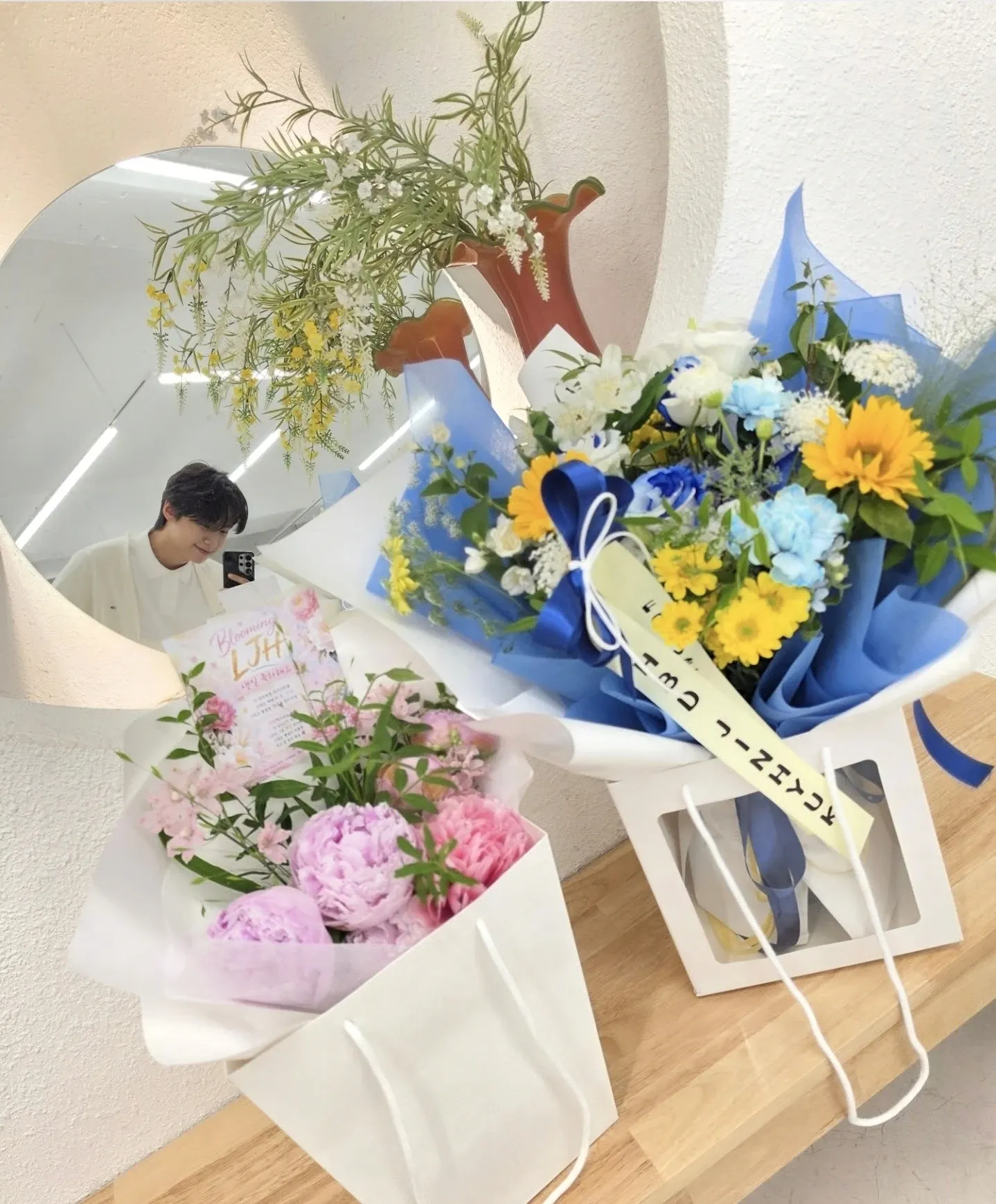 Behind-the-scenes cut of Lee Jinhyuk