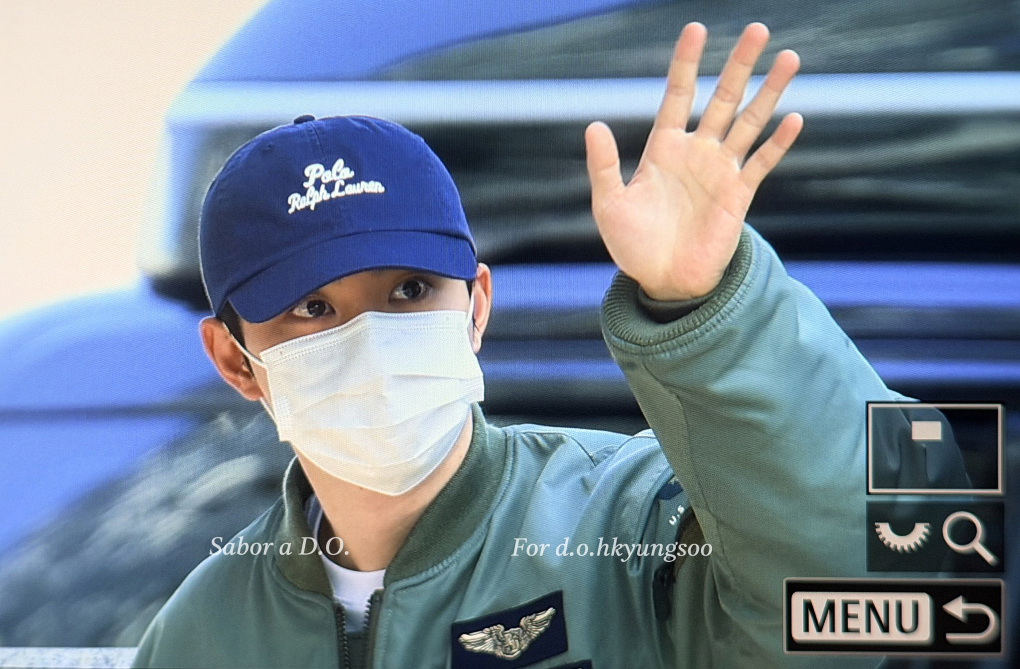 Momen yang diabadikan oleh penggemar D.O. (EXO)