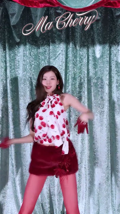 Momen yang diabadikan oleh penggemar Sana (TWICE)