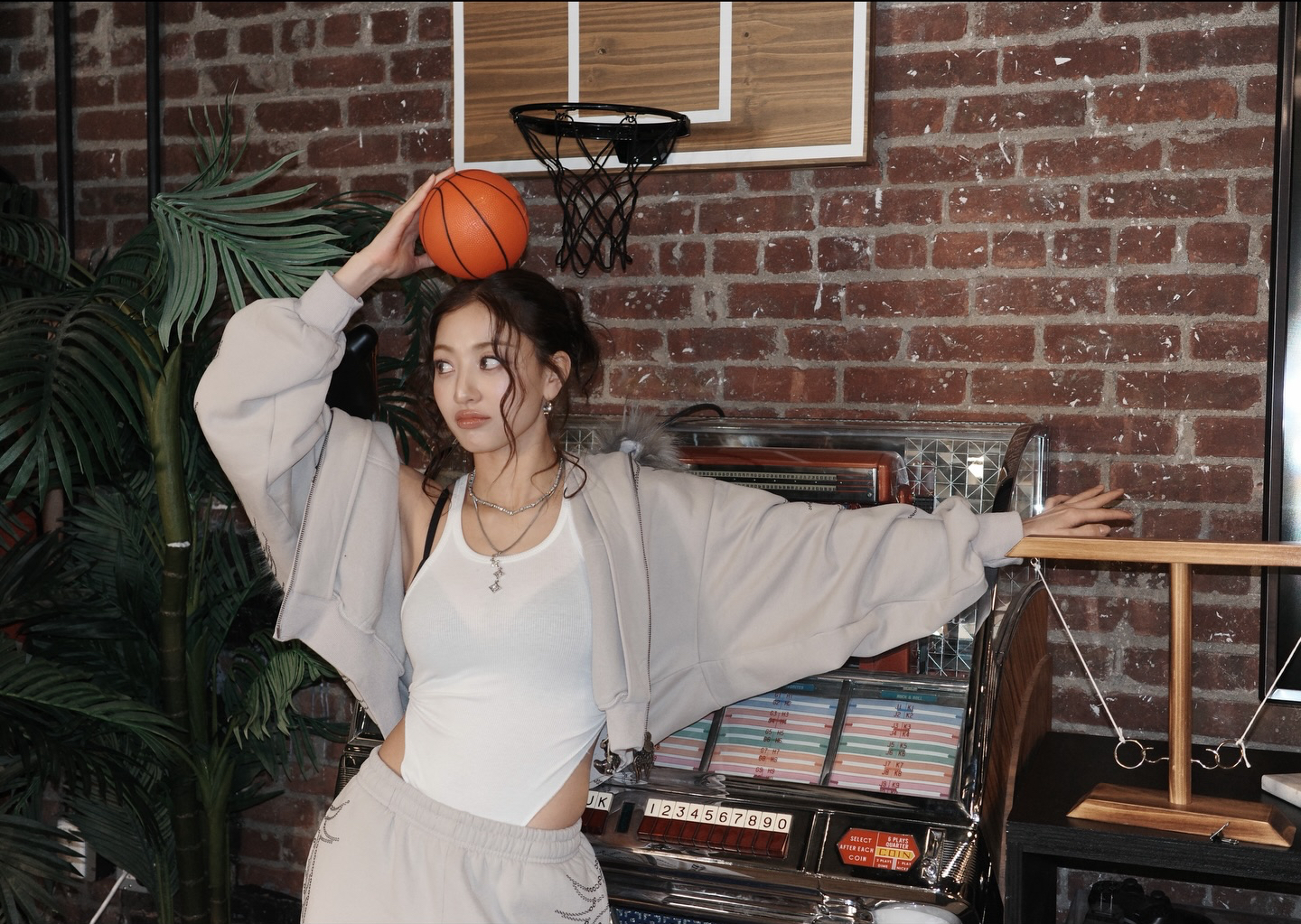 志效 (TWICE)的幕後花絮