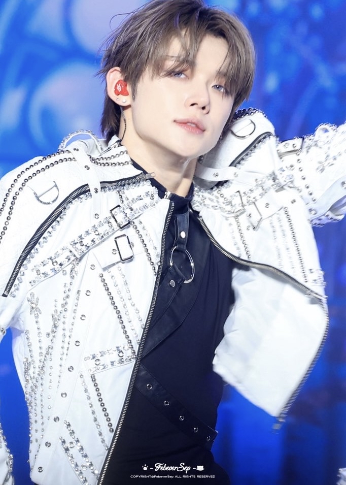 Foto aktivitas terbaru Yeonjun (TOMORROW X TOGETHER)