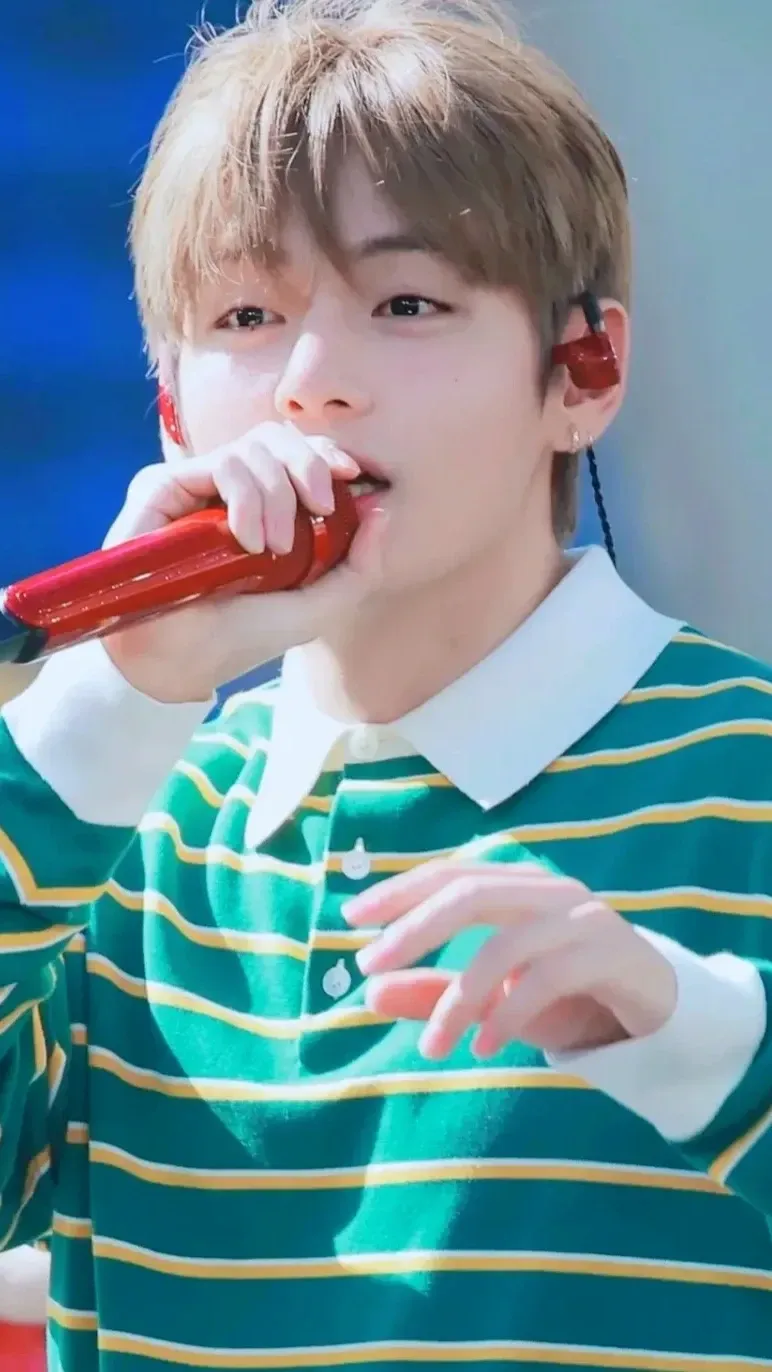 V (BTS)の最新写真
