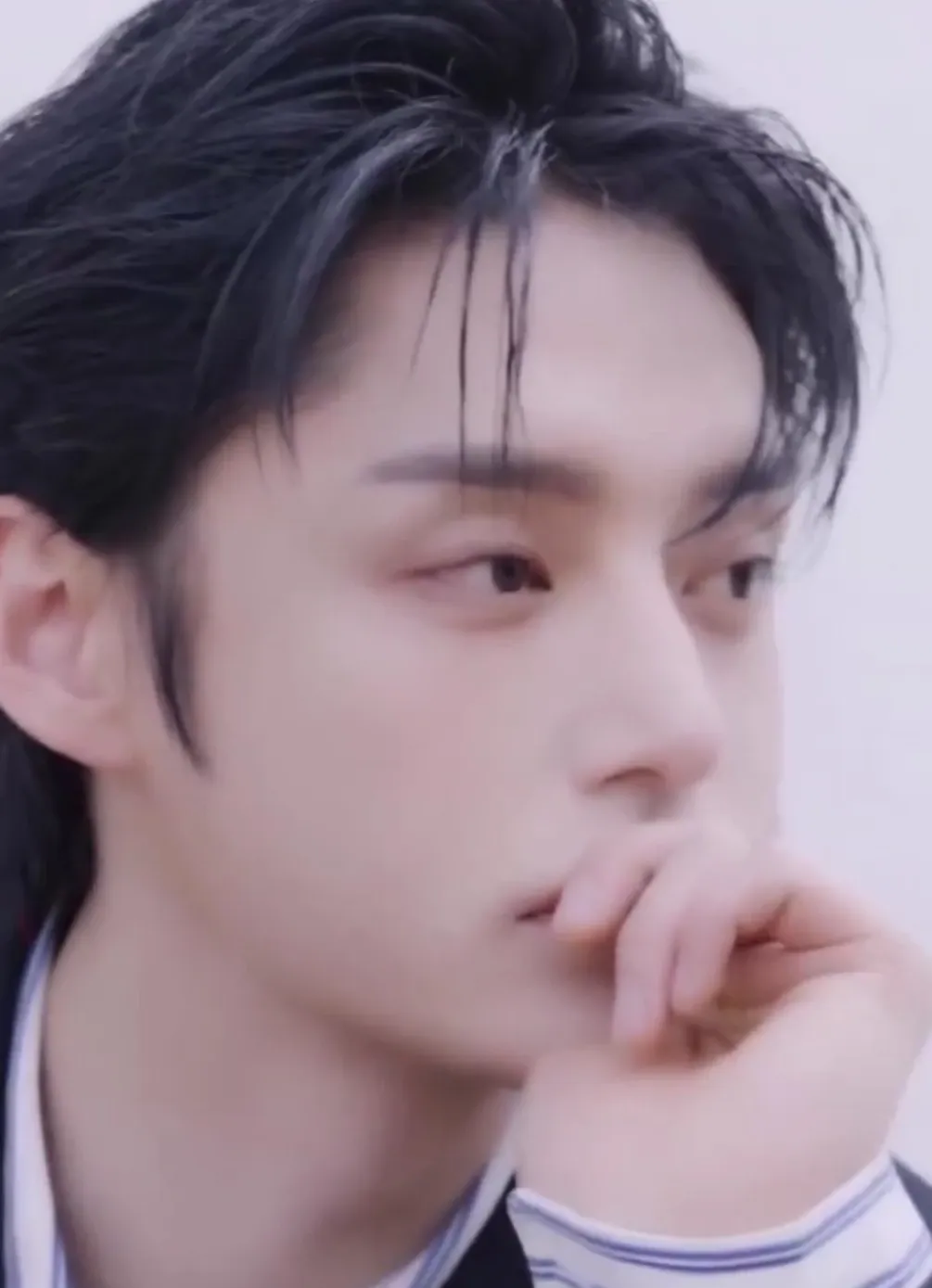 Behind-the-scenes cut of Kim Jiwoong (ZEROBASEONE)