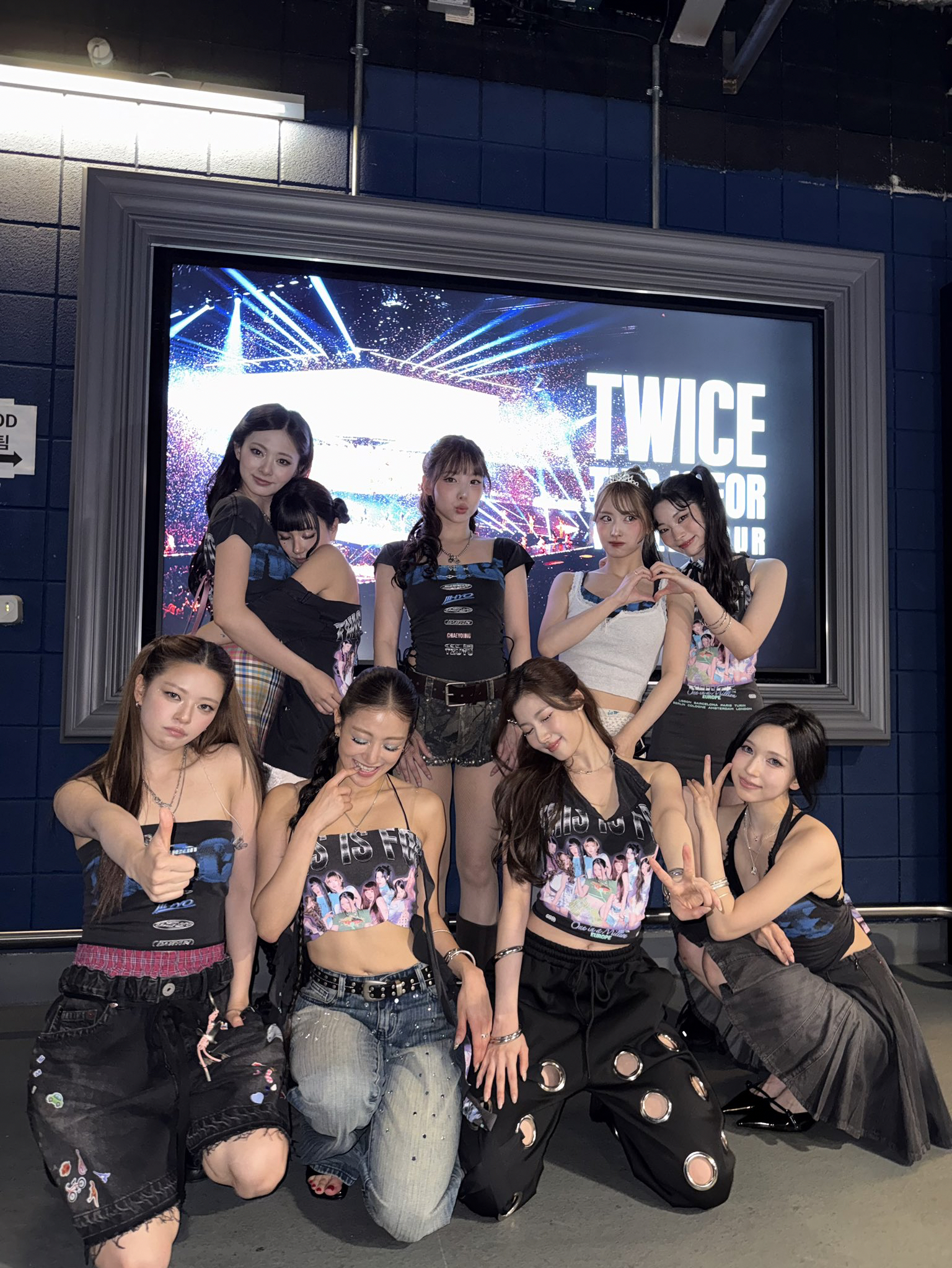 TWICE의 비하인드 컷