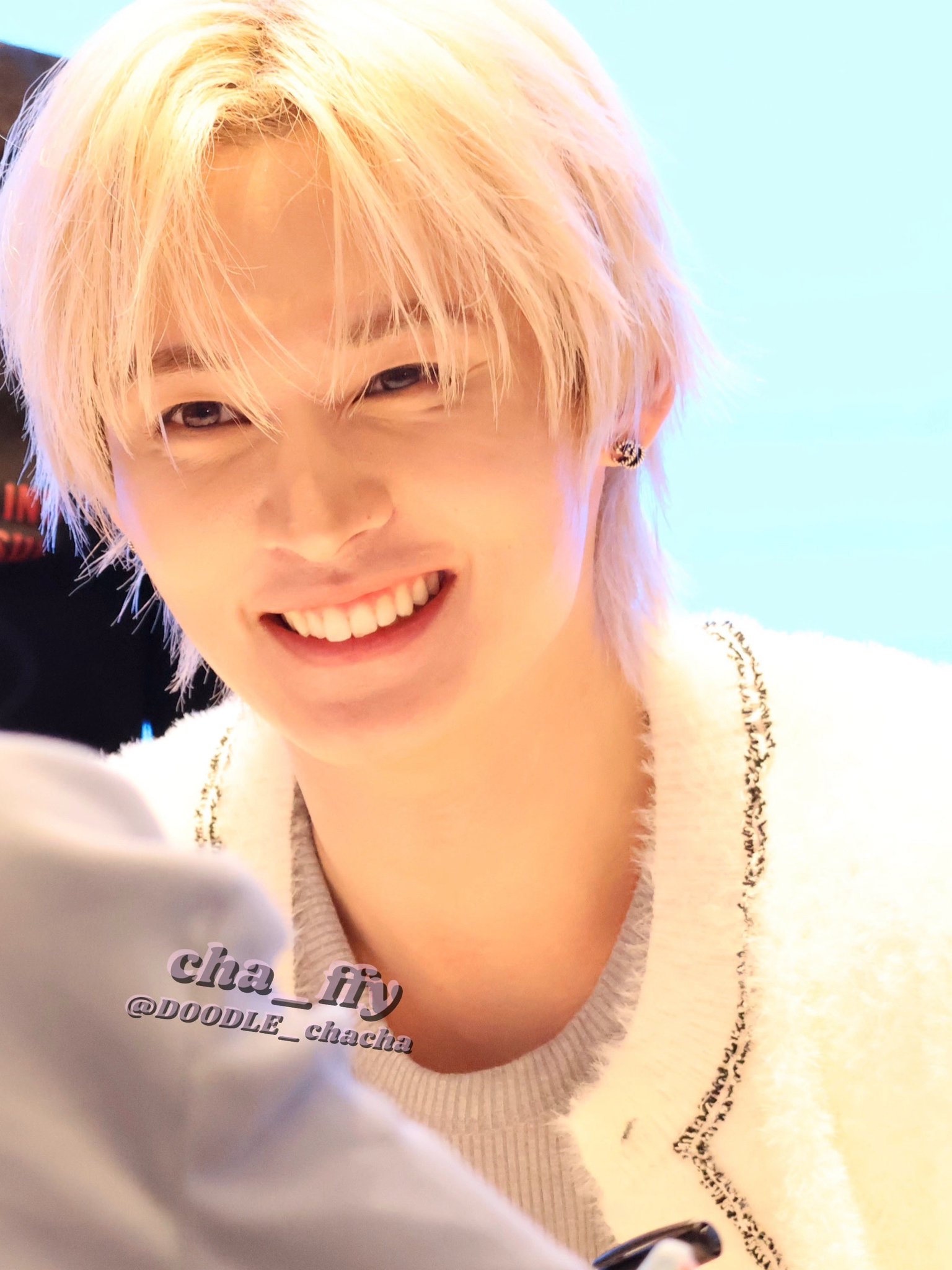 Latest photo of Lee Know (Stray Kids)