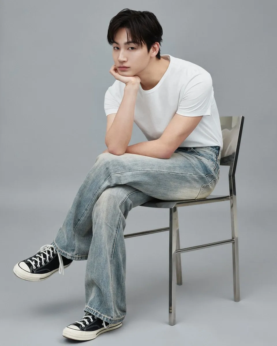 Latest photo of JAY B (GOT7)