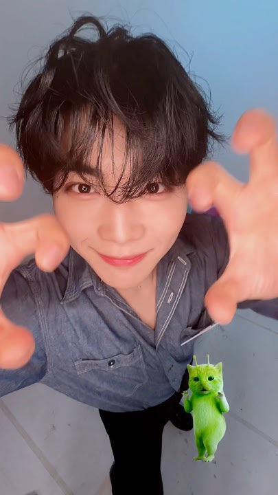 Recent activity shot of Park Gunwook (ZEROBASEONE)