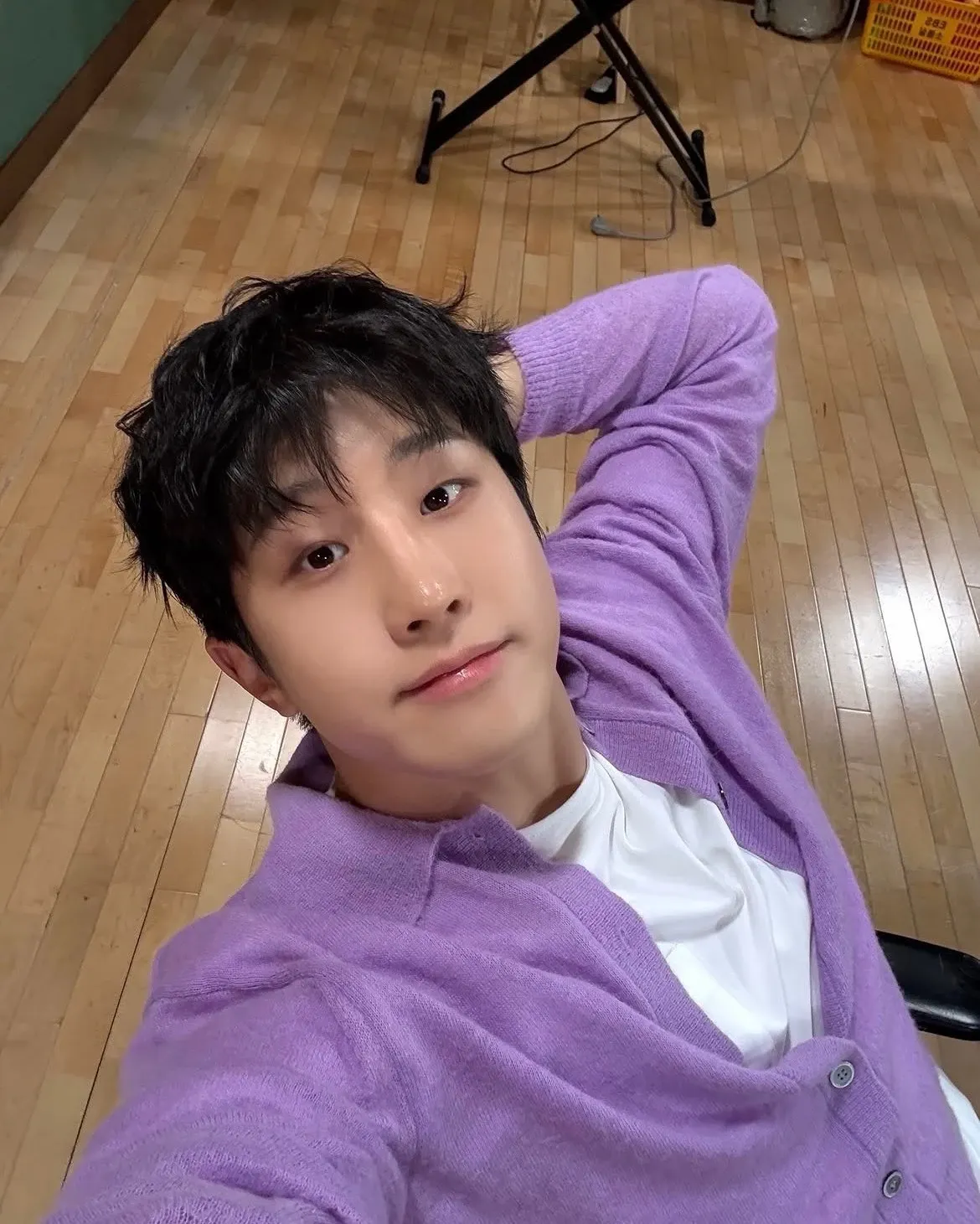 Behind-the-scenes cut of Jinjin (ASTRO)