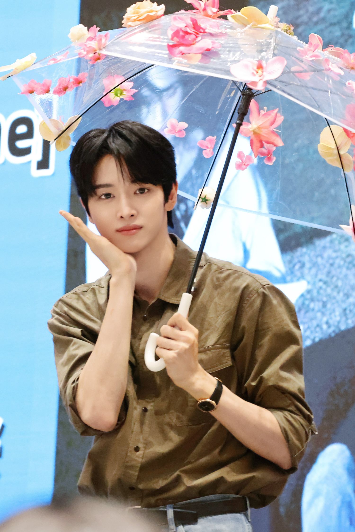 Latest photo of Sungchan (RIIZE)
