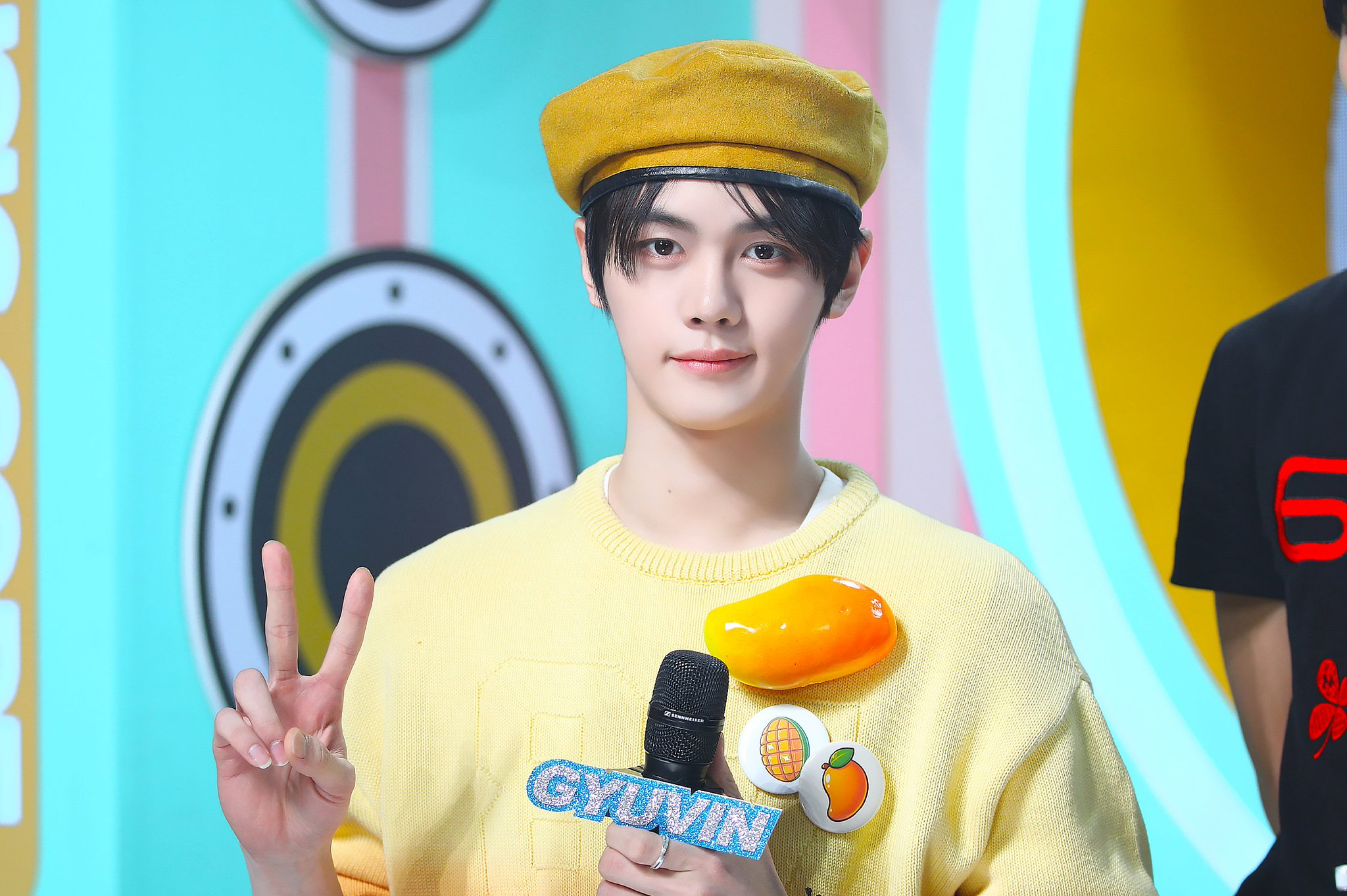 A moment captured by Kim Gyuvin (ZEROBASEONE)'s fan