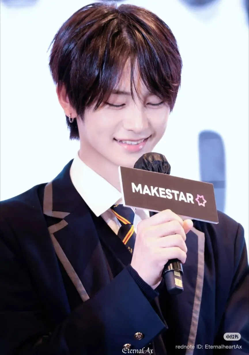 A moment captured by Zhou Anxin (ALPHA DRIVE ONE)'s fan