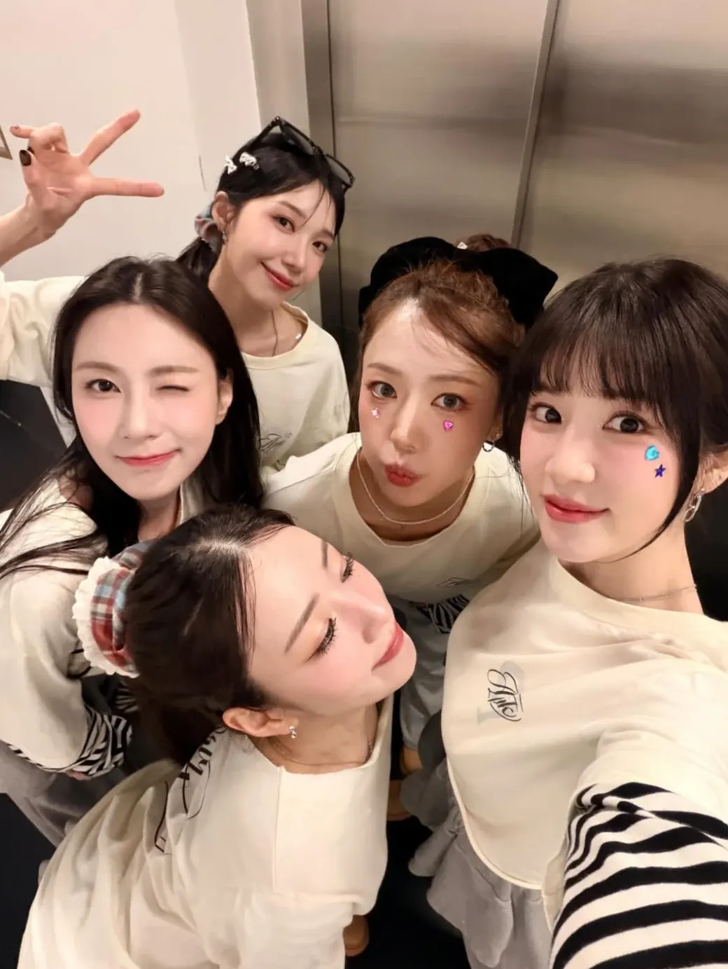 Apinkの最近の活動写真