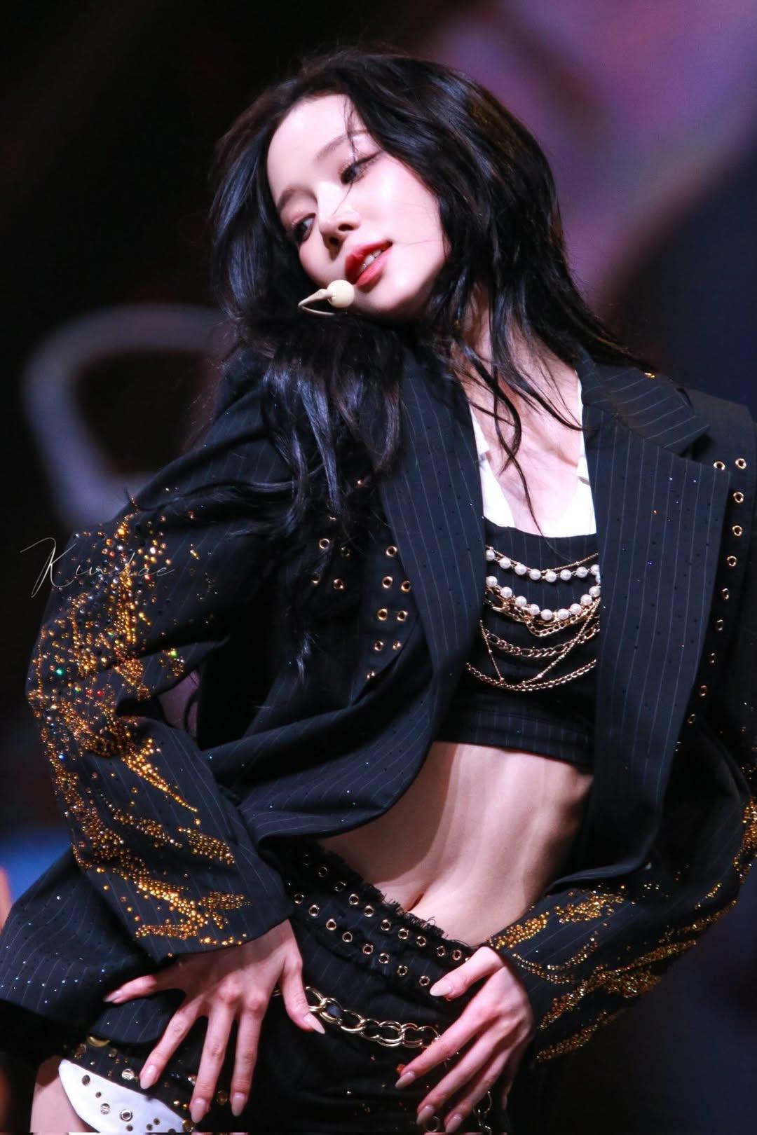 Recent activity shot of Winter (aespa)