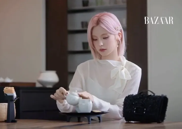 Latest photo of Yeji (ITZY)