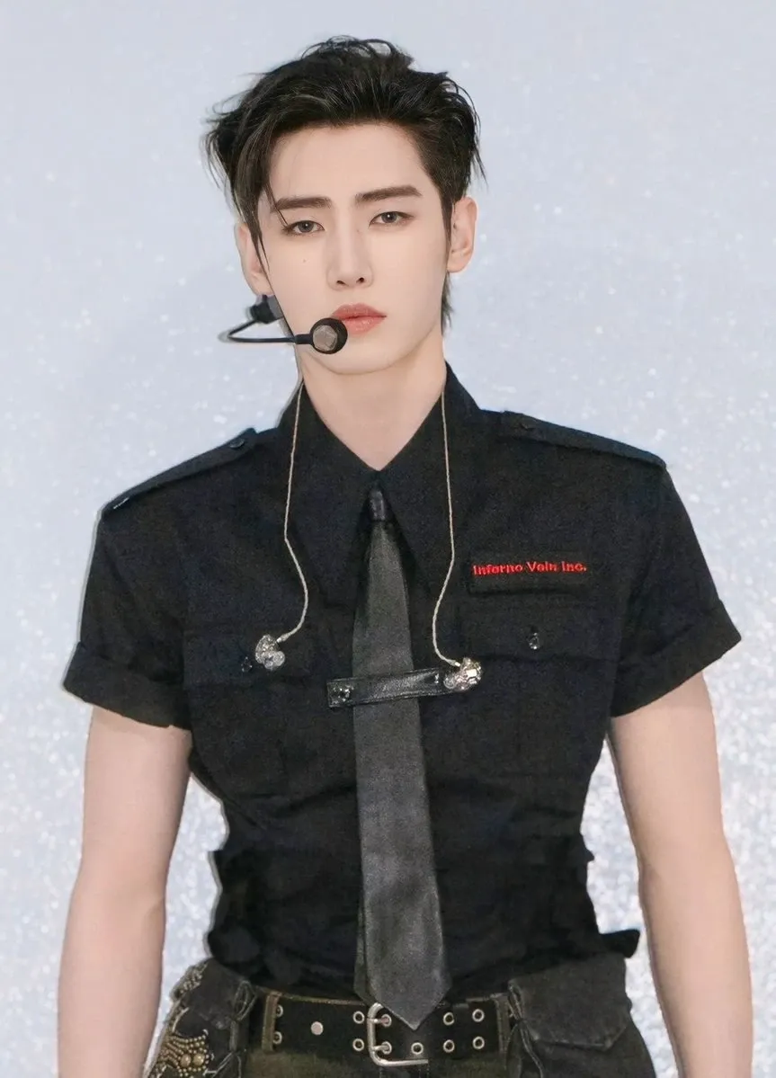 성훈 (ENHYPEN) 최근 활동샷