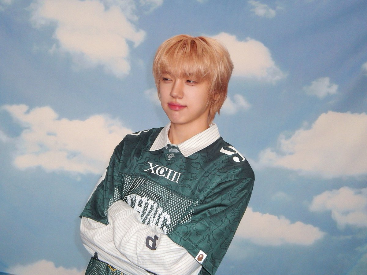 A moment captured by CRAVITY's fan